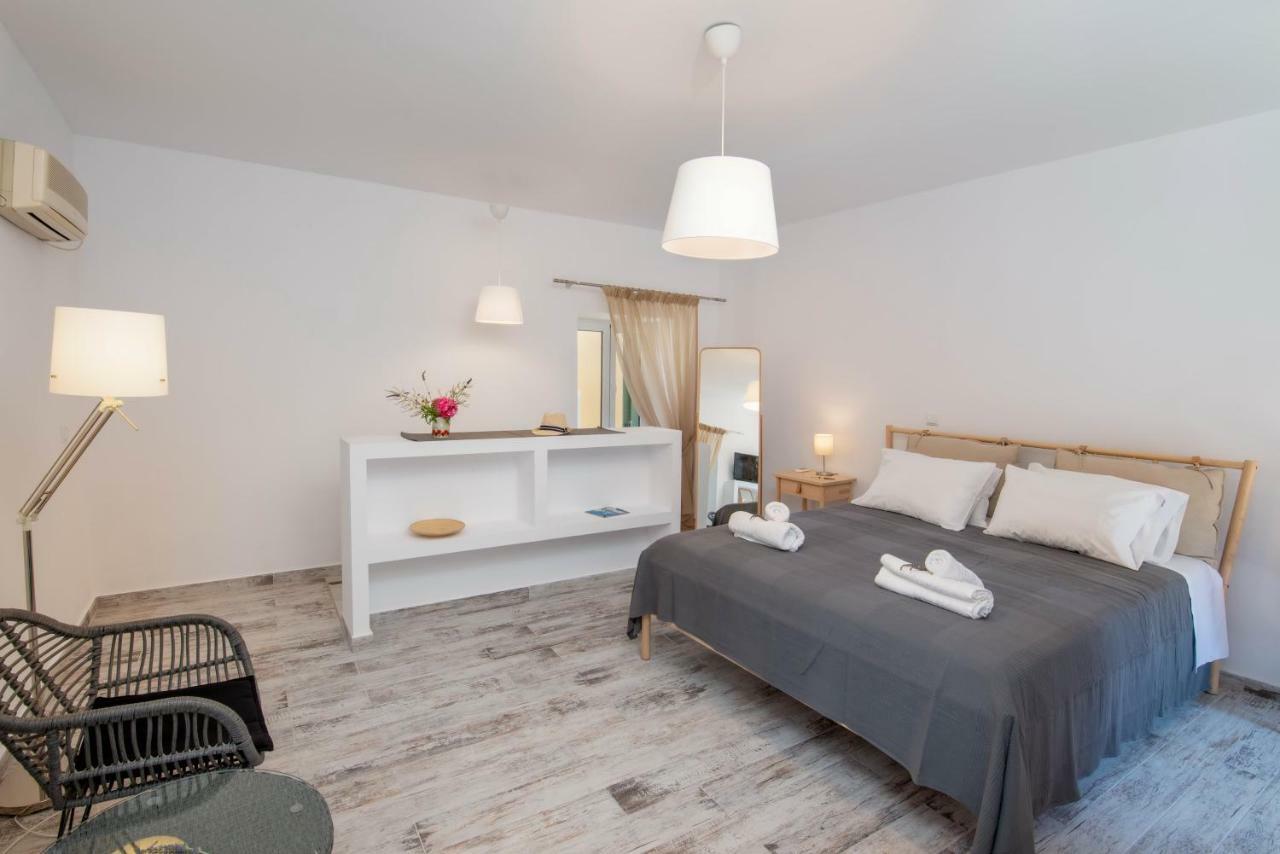 Loggos Couple Suite By Konnect Longós Екстериор снимка